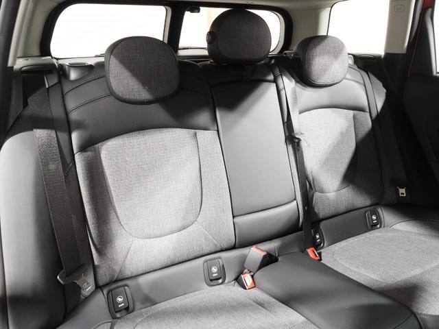 ＭＩＮＩ クーパーＤクラブマン　ファーストＰクラシック・トリム　クロス／レザレット　シートヒーター　ＡｐｐｌｅＣａｒＰｌａｙ　純正ナビ　ワイヤレスチャージ　アクティブクルコン　パーキングアシスト　バックカメラ　前後障害物センサー　ＥＴＣ２．０　整備付（35枚目）
