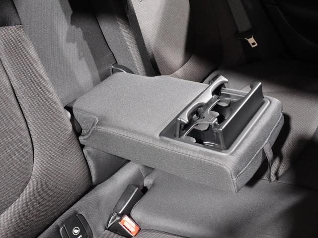 ＭＩＮＩ クーパーＤ　クラブマン　バックカメラ　リア障害物センサー　ドライビングモード　アクティブクルコン　ＬＥＤヘッドライト／フォグランプ　コンフォートアクセス　スルーローディングシステム　純正ナビ　ＥＴＣ２．０　整備付（36枚目）