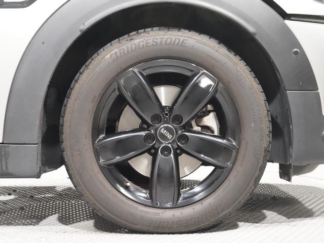 MINI クーパーDクロスオーバファーストPエセンシャルトリム クロス/レザレット シートヒーター アクティブクルコン ワイヤレスチャージ AppleCarPlay 純正ナビ バックカメラ 前後障害物センサー パーキングアシスト ETC2.0 整備付(11枚目)