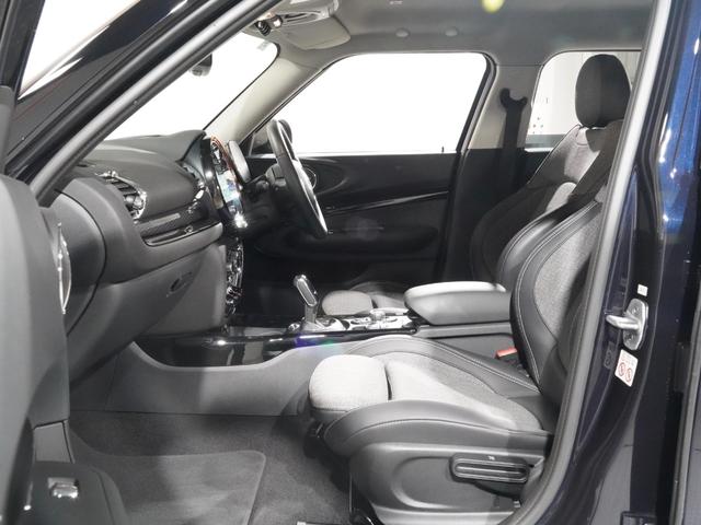 MINI クーパーSD クラブマン クラシック・トリム クロス/レザレット クルコン コンフォートアクセス パーキングアシストドライビングモード バックカメラ 前後障害物センサー ストレージコンパートメントパッケージ 純正ナビ ETC 整備付(11枚目)