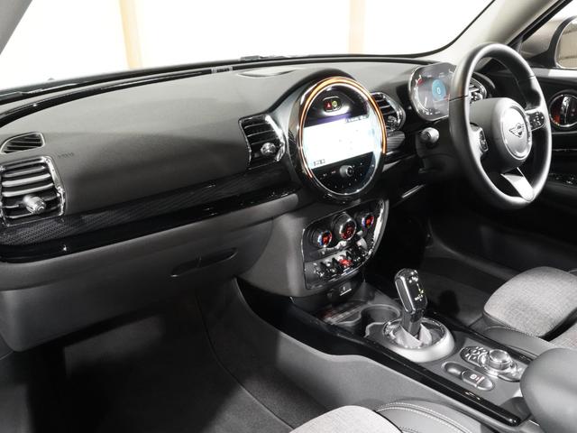 MINI クーパーSD クラブマン クラシック・トリム クロス/レザレット クルコン コンフォートアクセス パーキングアシストドライビングモード バックカメラ 前後障害物センサー ストレージコンパートメントパッケージ 純正ナビ ETC 整備付(14枚目)