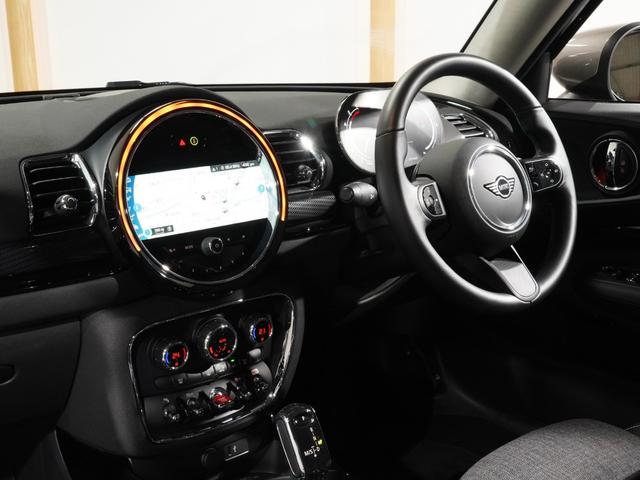 MINI クーパーSD クラブマン クラシック・トリム クロス/レザレット クルコン コンフォートアクセス パーキングアシストドライビングモード バックカメラ 前後障害物センサー ストレージコンパートメントパッケージ 純正ナビ ETC 整備付(17枚目)