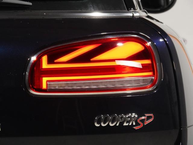 MINI クーパーSD クラブマン クラシック・トリム クロス/レザレット クルコン コンフォートアクセス パーキングアシストドライビングモード バックカメラ 前後障害物センサー ストレージコンパートメントパッケージ 純正ナビ ETC 整備付(26枚目)