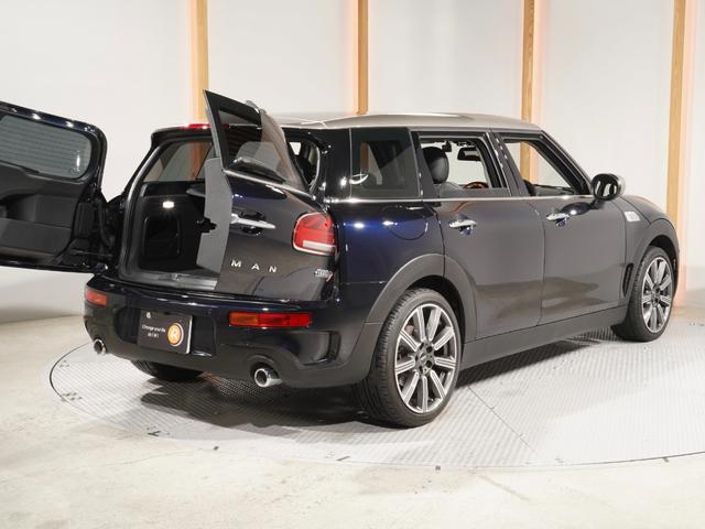 MINI クーパーSD クラブマン クラシック・トリム クロス/レザレット クルコン コンフォートアクセス パーキングアシストドライビングモード バックカメラ 前後障害物センサー ストレージコンパートメントパッケージ 純正ナビ ETC 整備付(27枚目)