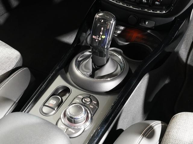 MINI クーパーSD クラブマン クラシック・トリム クロス/レザレット クルコン コンフォートアクセス パーキングアシストドライビングモード バックカメラ 前後障害物センサー ストレージコンパートメントパッケージ 純正ナビ ETC 整備付(39枚目)