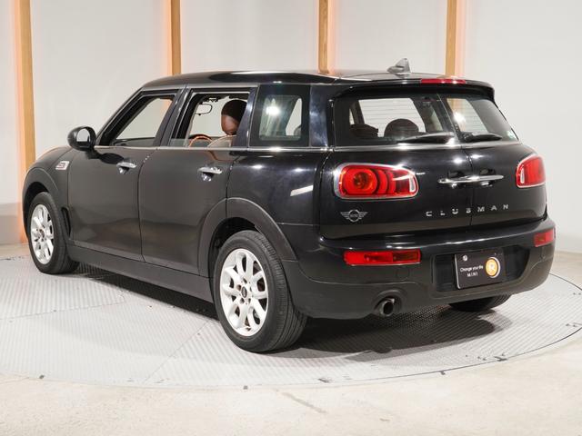 ＭＩＮＩ クラブマン　バッキンガム　クルコン　バックカメラ　コンフォートアクセス　衝突被害軽減ブレーキ　ストレージコンパートメントパッケージ　ＬＥＤヘッドライト／フォグランプ　シートカバー／ブラウン　純正ナビ　ＥＴＣ　整備付（10枚目）
