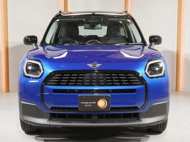 MINI カントリーマンC クラシック・トリム ベスキン/クロス シート&ハンドルヒーター ワイヤレスチャージ AppleCarPlay 純正ナビ パーキングアシスト バックカメラ アラームシステム ペダル踏み間違い抑制機能 ETC2.0 整備付(9枚目)
