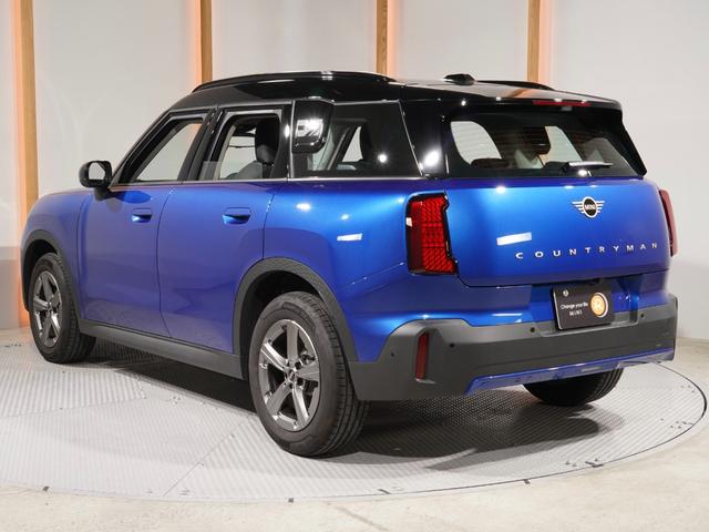 MINI カントリーマンC クラシック・トリム ベスキン/クロス シート&ハンドルヒーター ワイヤレスチャージ AppleCarPlay 純正ナビ パーキングアシスト バックカメラ アラームシステム ペダル踏み間違い抑制機能 ETC2.0 整備付(11枚目)