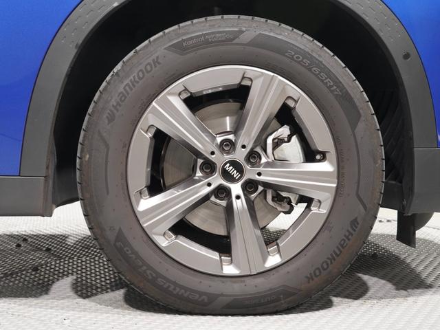 MINI カントリーマンC クラシック・トリム ベスキン/クロス シート&ハンドルヒーター ワイヤレスチャージ AppleCarPlay 純正ナビ パーキングアシスト バックカメラ アラームシステム ペダル踏み間違い抑制機能 ETC2.0 整備付(12枚目)