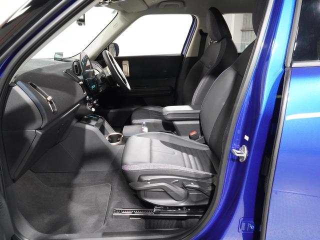 MINI カントリーマンC クラシック・トリム ベスキン/クロス シート&ハンドルヒーター ワイヤレスチャージ AppleCarPlay 純正ナビ パーキングアシスト バックカメラ アラームシステム ペダル踏み間違い抑制機能 ETC2.0 整備付(13枚目)