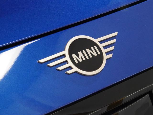 MINI カントリーマンC クラシック・トリム ベスキン/クロス シート&ハンドルヒーター ワイヤレスチャージ AppleCarPlay 純正ナビ パーキングアシスト バックカメラ アラームシステム ペダル踏み間違い抑制機能 ETC2.0 整備付(23枚目)