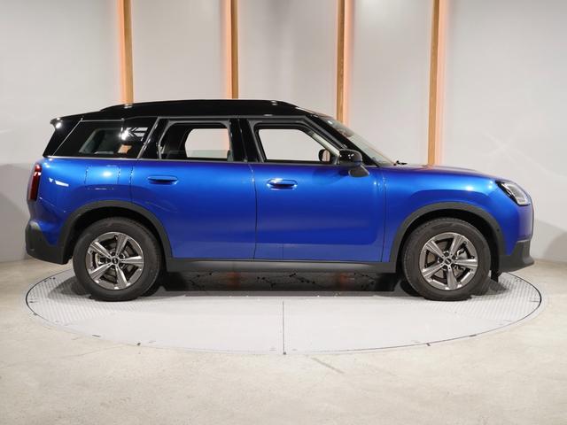 MINI カントリーマンC クラシック・トリム ベスキン/クロス シート&ハンドルヒーター ワイヤレスチャージ AppleCarPlay 純正ナビ パーキングアシスト バックカメラ アラームシステム ペダル踏み間違い抑制機能 ETC2.0 整備付(24枚目)