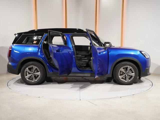 MINI カントリーマンC クラシック・トリム ベスキン/クロス シート&ハンドルヒーター ワイヤレスチャージ AppleCarPlay 純正ナビ パーキングアシスト バックカメラ アラームシステム ペダル踏み間違い抑制機能 ETC2.0 整備付(25枚目)