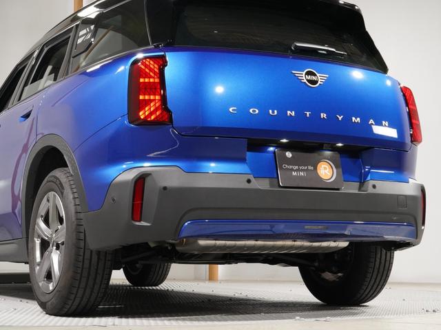 MINI カントリーマンC クラシック・トリム ベスキン/クロス シート&ハンドルヒーター ワイヤレスチャージ AppleCarPlay 純正ナビ パーキングアシスト バックカメラ アラームシステム ペダル踏み間違い抑制機能 ETC2.0 整備付(28枚目)