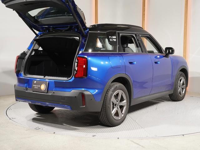 MINI カントリーマンC クラシック・トリム ベスキン/クロス シート&ハンドルヒーター ワイヤレスチャージ AppleCarPlay 純正ナビ パーキングアシスト バックカメラ アラームシステム ペダル踏み間違い抑制機能 ETC2.0 整備付(30枚目)