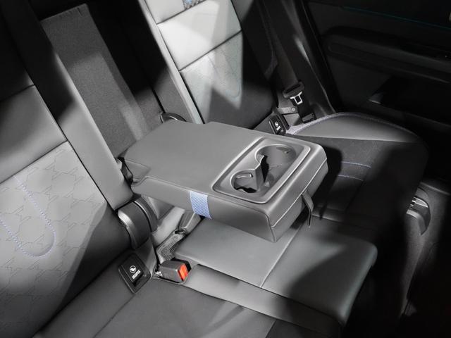 MINI カントリーマンC クラシック・トリム ベスキン/クロス シート&ハンドルヒーター ワイヤレスチャージ AppleCarPlay 純正ナビ パーキングアシスト バックカメラ アラームシステム ペダル踏み間違い抑制機能 ETC2.0 整備付(39枚目)