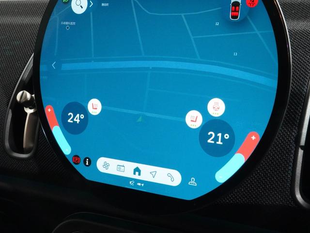 ＭＩＮＩ カントリーマンＤ　クラシック・トリム　ベスキン／クロス　シート＆ハンドルヒーター　電動シート　ｈａｒｍａｎ／ｋａｒｄｏｎ　ＡｐｐｌｅＣａｒＰｌａｙ　パーキングアシスト　アラームシステム　ペダル踏み間違い抑制機能　ＥＴＣ２．０　整備付（7枚目）