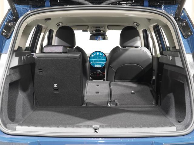 ＭＩＮＩ カントリーマンＤ　クラシック・トリム　ベスキン／クロス　シート＆ハンドルヒーター　電動シート　ｈａｒｍａｎ／ｋａｒｄｏｎ　ＡｐｐｌｅＣａｒＰｌａｙ　パーキングアシスト　アラームシステム　ペダル踏み間違い抑制機能　ＥＴＣ２．０　整備付（34枚目）