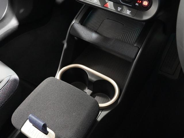 ＭＩＮＩ カントリーマンＤ　クラシック・トリム　ベスキン／クロス　シート＆ハンドルヒーター　電動シート　ｈａｒｍａｎ／ｋａｒｄｏｎ　ＡｐｐｌｅＣａｒＰｌａｙ　パーキングアシスト　アラームシステム　ペダル踏み間違い抑制機能　ＥＴＣ２．０　整備付（48枚目）