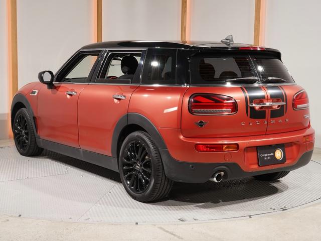 MINI クーパー クラブマン ワンオーナー ヘッドアップディスプレイ バックカメラ 前後障害物センサー ドライビングモード スルーローディングシステム パーキングアシスト LEDヘッドライト 純正ナビ ETC2.0 整備付(10枚目)