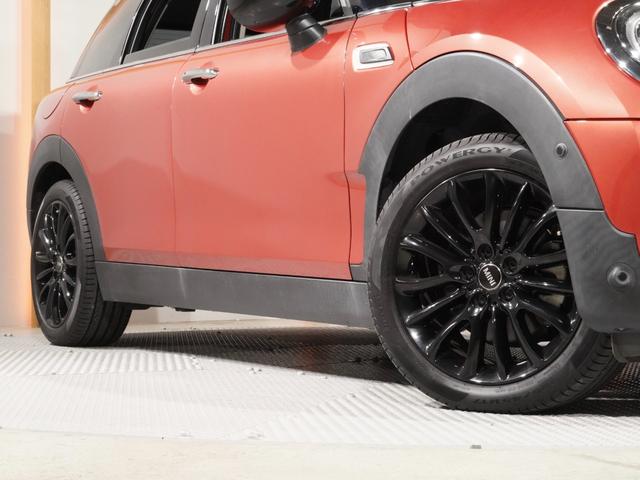 MINI クーパー クラブマン ワンオーナー ヘッドアップディスプレイ バックカメラ 前後障害物センサー ドライビングモード スルーローディングシステム パーキングアシスト LEDヘッドライト 純正ナビ ETC2.0 整備付(20枚目)