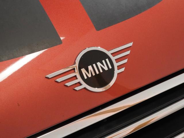 MINI クーパー クラブマン ワンオーナー ヘッドアップディスプレイ バックカメラ 前後障害物センサー ドライビングモード スルーローディングシステム パーキングアシスト LEDヘッドライト 純正ナビ ETC2.0 整備付(22枚目)