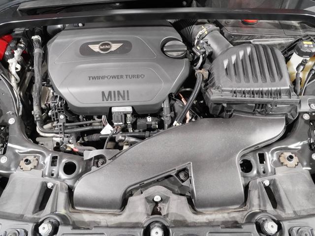 MINI クーパーD クロスオーバー ピクニックベンチ バックカメラ リア障害物センサー オートマチックテールゲート コンフォートアクセス アクティブクルコン 衝突軽減ブレーキ LEDヘッドライト 純正ナビ 整備付(7枚目)