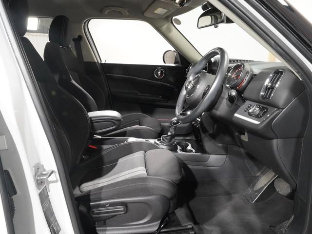 MINI クーパーSD クロスオーバー オール4 アラームシステム シートヒーター パーキングアシスト バックカメラ 前後障害物センサー アクティブクルコン ドライビングモード 純正ナビ ETC2.0 整備付(13枚目)