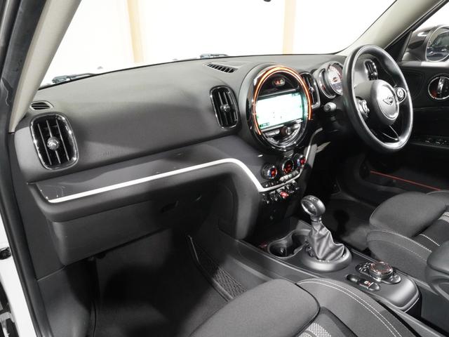 MINI クーパーSD クロスオーバー オール4 アラームシステム シートヒーター パーキングアシスト バックカメラ 前後障害物センサー アクティブクルコン ドライビングモード 純正ナビ ETC2.0 整備付(15枚目)