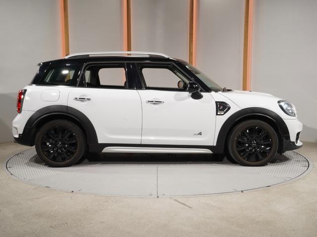 MINI クーパーSD クロスオーバー オール4 アラームシステム シートヒーター パーキングアシスト バックカメラ 前後障害物センサー アクティブクルコン ドライビングモード 純正ナビ ETC2.0 整備付(24枚目)