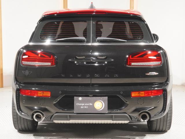 ＭＩＮＩ ジョンクーパーワークス　クラブマン　ＪＣＷ・トリム　アラームシステム　ハーフレザーシート　純正ナビ　ＡｐｐｌｅＣａｒＰｌａｙ　ワイヤレスチャージ　アクティブクルコン　バックカメラ　前後障害物センサー　ヘッドアップディスプレイ　ＥＴＣ２．０　整備付（9枚目）