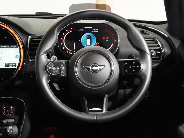ＭＩＮＩ ジョンクーパーワークス　クラブマン　ＪＣＷ・トリム　アラームシステム　ハーフレザーシート　純正ナビ　ＡｐｐｌｅＣａｒＰｌａｙ　ワイヤレスチャージ　アクティブクルコン　バックカメラ　前後障害物センサー　ヘッドアップディスプレイ　ＥＴＣ２．０　整備付（17枚目）