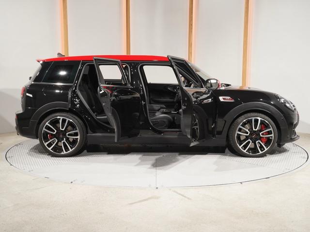 ＭＩＮＩ ジョンクーパーワークス　クラブマン　ＪＣＷ・トリム　アラームシステム　ハーフレザーシート　純正ナビ　ＡｐｐｌｅＣａｒＰｌａｙ　ワイヤレスチャージ　アクティブクルコン　バックカメラ　前後障害物センサー　ヘッドアップディスプレイ　ＥＴＣ２．０　整備付（24枚目）
