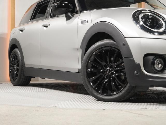 ＭＩＮＩ クーパーＤクラブマンプレミアム＋Ｐクラシック・トリム　レザーシート　シートヒーター　純正ナビ　ＡｐｐｌｅＣａｒＰｌａｙ　アクティブクルコン　ワイヤレスチャージ　バックカメラ　前後障害物センサー　パーキングアシスト　ドライビングモード　ＥＴＣ２．０　整備付（20枚目）