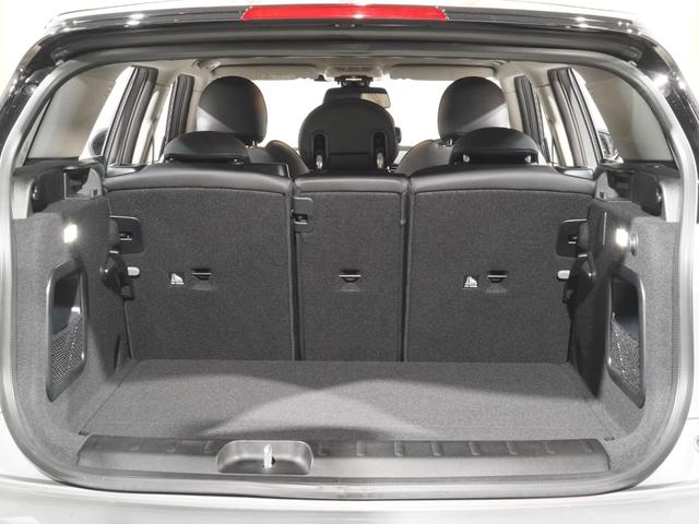 ＭＩＮＩ クーパーＤクラブマンプレミアム＋Ｐクラシック・トリム　レザーシート　シートヒーター　純正ナビ　ＡｐｐｌｅＣａｒＰｌａｙ　アクティブクルコン　ワイヤレスチャージ　バックカメラ　前後障害物センサー　パーキングアシスト　ドライビングモード　ＥＴＣ２．０　整備付（29枚目）