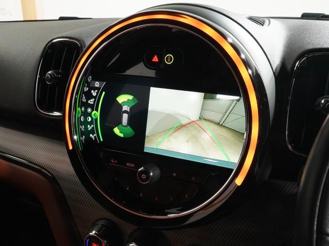 ＭＩＮＩ クーパーＳＤ　クロスオーバー　オール４　レザーシート／ヒーター　電動シート　ピクニックベンチ　ワイヤレスチャージ　純正ナビ　ＡｐｐｌｅＣａｒＰｌａｙ　ヘッドアップディスプレイ　バックカメラ　前後障害物センサー　ＴＣ２．０　整備付（6枚目）