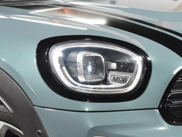 ＭＩＮＩ クーパーＳＤ　クロスオーバー　オール４　レザーシート／ヒーター　電動シート　ピクニックベンチ　ワイヤレスチャージ　純正ナビ　ＡｐｐｌｅＣａｒＰｌａｙ　ヘッドアップディスプレイ　バックカメラ　前後障害物センサー　ＴＣ２．０　整備付（21枚目）