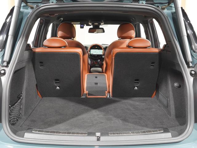 ＭＩＮＩ クーパーＳＤ　クロスオーバー　オール４　レザーシート／ヒーター　電動シート　ピクニックベンチ　ワイヤレスチャージ　純正ナビ　ＡｐｐｌｅＣａｒＰｌａｙ　ヘッドアップディスプレイ　バックカメラ　前後障害物センサー　ＴＣ２．０　整備付（32枚目）