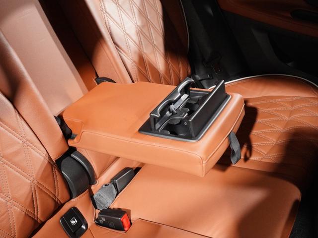 ＭＩＮＩ クーパーＳＤ　クロスオーバー　オール４　レザーシート／ヒーター　電動シート　ピクニックベンチ　ワイヤレスチャージ　純正ナビ　ＡｐｐｌｅＣａｒＰｌａｙ　ヘッドアップディスプレイ　バックカメラ　前後障害物センサー　ＴＣ２．０　整備付（40枚目）