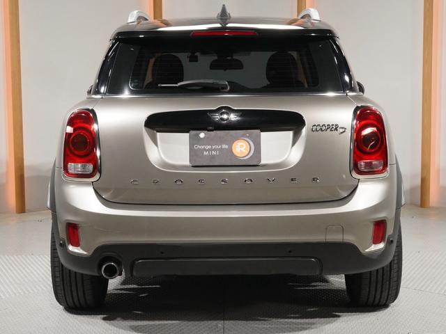 ＭＩＮＩ クーパーＤ　クロスオーバー　シートヒーター　バックカメラ　リア障害物センサー　オートマチックテールゲート　衝突被害軽減ブレーキ　コンフォートアクセス　純正ナビ　ＥＴＣ２．０　整備付（9枚目）