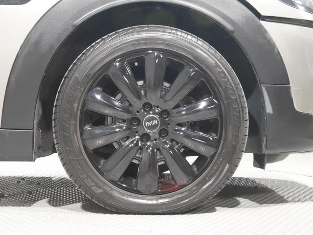 ＭＩＮＩ クーパーＤ　クロスオーバー　シートヒーター　バックカメラ　リア障害物センサー　オートマチックテールゲート　衝突被害軽減ブレーキ　コンフォートアクセス　純正ナビ　ＥＴＣ２．０　整備付（11枚目）