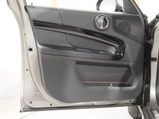 ＭＩＮＩ クーパーＤ　クロスオーバー　シートヒーター　バックカメラ　リア障害物センサー　オートマチックテールゲート　衝突被害軽減ブレーキ　コンフォートアクセス　純正ナビ　ＥＴＣ２．０　整備付（14枚目）
