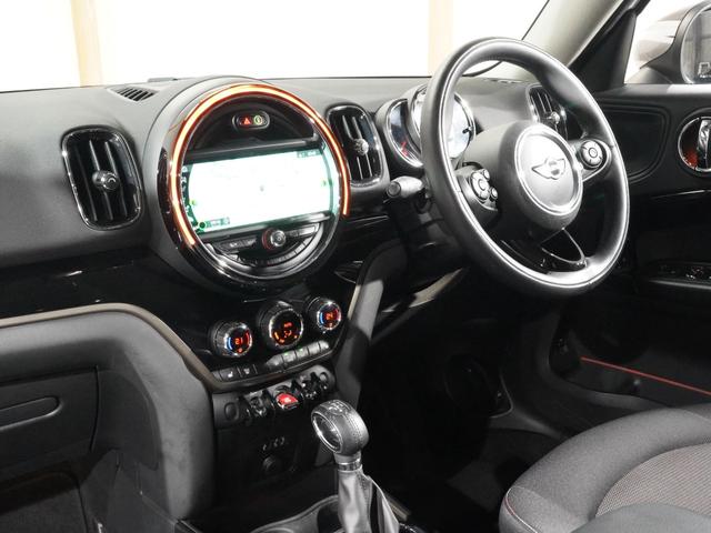 ＭＩＮＩ クーパーＤ　クロスオーバー　シートヒーター　バックカメラ　リア障害物センサー　オートマチックテールゲート　衝突被害軽減ブレーキ　コンフォートアクセス　純正ナビ　ＥＴＣ２．０　整備付（18枚目）