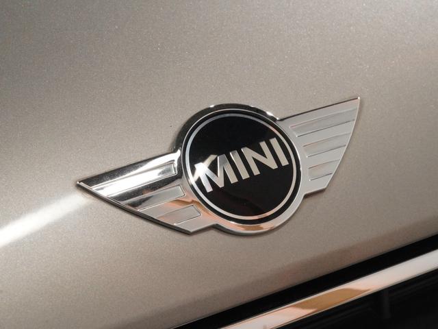 ＭＩＮＩ クーパーＤ　クロスオーバー　シートヒーター　バックカメラ　リア障害物センサー　オートマチックテールゲート　衝突被害軽減ブレーキ　コンフォートアクセス　純正ナビ　ＥＴＣ２．０　整備付（22枚目）