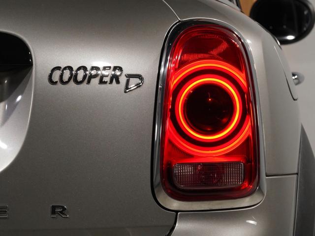 ＭＩＮＩ クーパーＤ　クロスオーバー　シートヒーター　バックカメラ　リア障害物センサー　オートマチックテールゲート　衝突被害軽減ブレーキ　コンフォートアクセス　純正ナビ　ＥＴＣ２．０　整備付（27枚目）