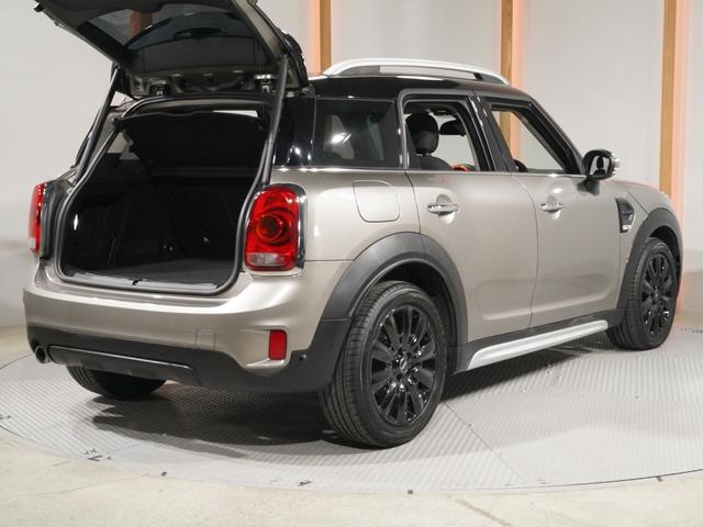 ＭＩＮＩ クーパーＤ　クロスオーバー　シートヒーター　バックカメラ　リア障害物センサー　オートマチックテールゲート　衝突被害軽減ブレーキ　コンフォートアクセス　純正ナビ　ＥＴＣ２．０　整備付（28枚目）
