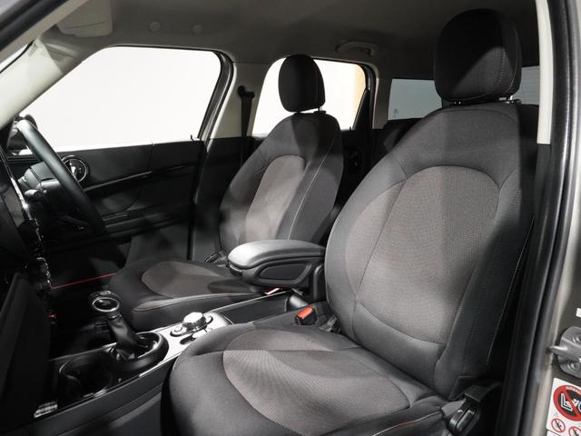 ＭＩＮＩ クーパーＤ　クロスオーバー　シートヒーター　バックカメラ　リア障害物センサー　オートマチックテールゲート　衝突被害軽減ブレーキ　コンフォートアクセス　純正ナビ　ＥＴＣ２．０　整備付（35枚目）
