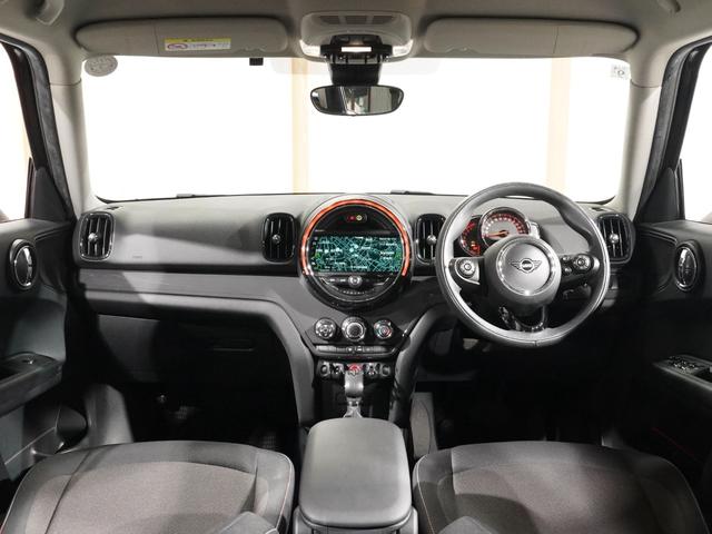 ＭＩＮＩ クロスオーバー　バッキンガム　クルコン　コンフォートアクセス　衝突被害軽減ブレーキ　バックカメラ　ストレージコンパートメントパッケージ　ＬＥＤヘッドライト／フォグランプ　ＥＴＣ　整備付（4枚目）