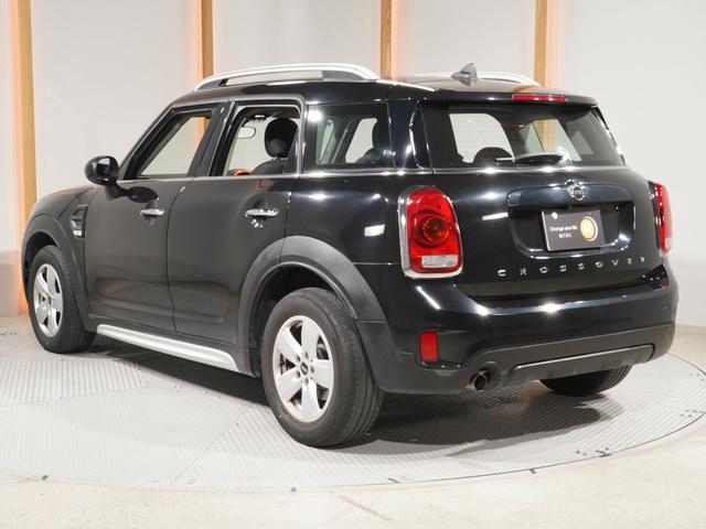ＭＩＮＩ クロスオーバー　バッキンガム　クルコン　コンフォートアクセス　衝突被害軽減ブレーキ　バックカメラ　ストレージコンパートメントパッケージ　ＬＥＤヘッドライト／フォグランプ　ＥＴＣ　整備付（10枚目）