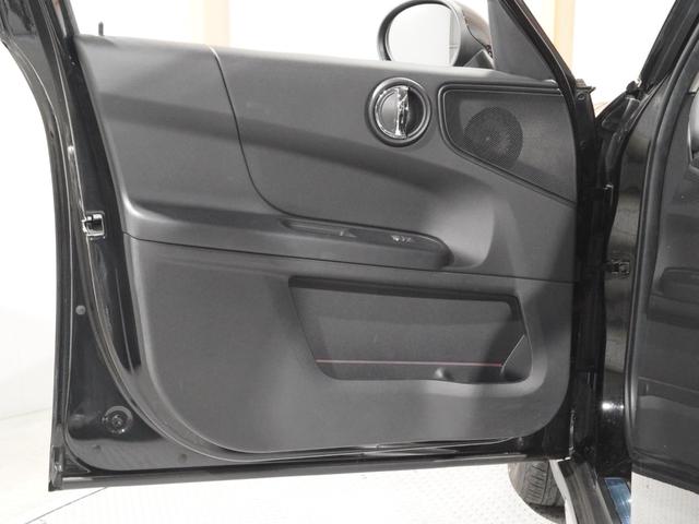 ＭＩＮＩ クロスオーバー　バッキンガム　クルコン　コンフォートアクセス　衝突被害軽減ブレーキ　バックカメラ　ストレージコンパートメントパッケージ　ＬＥＤヘッドライト／フォグランプ　ＥＴＣ　整備付（14枚目）